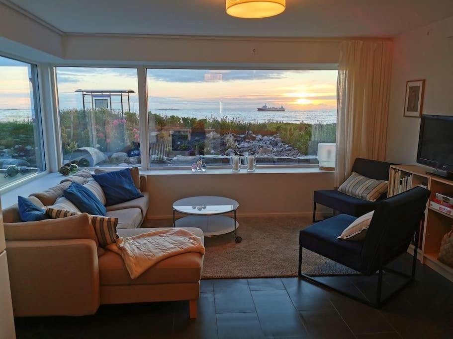 Beach Front Appartments In Design Eco-Villa Ульстейнвик Экстерьер фото